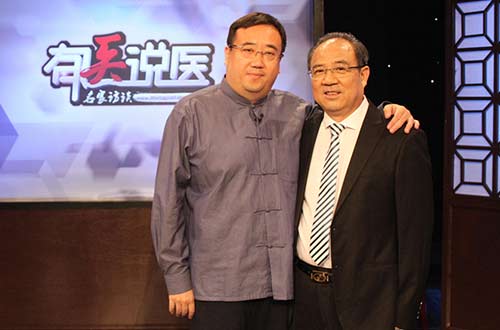 节目结束后王怀庆主任和那威合影留念 节目结束后王怀庆主任和那威合影留念
